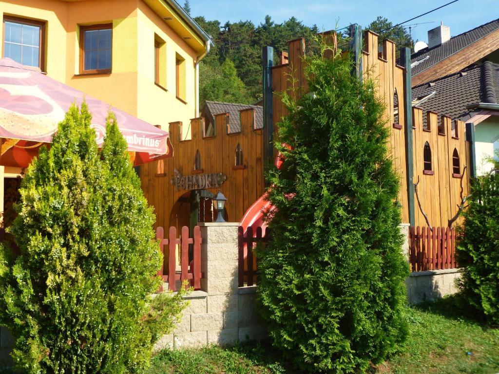 Hotel Pohadka Most Buitenkant foto