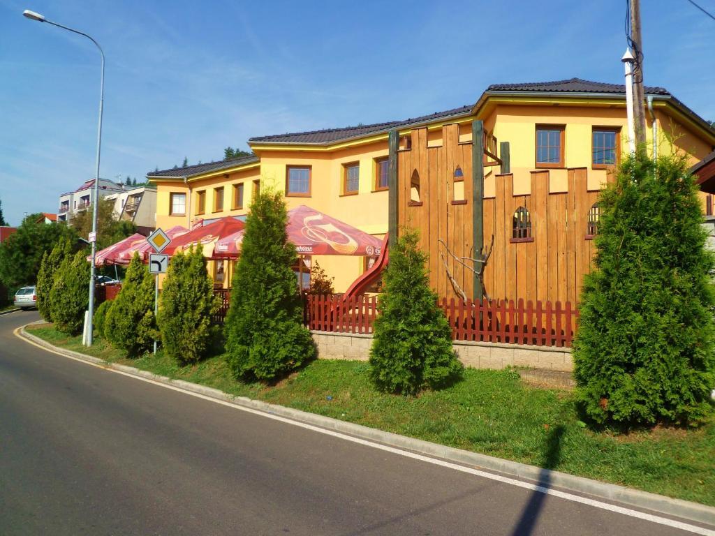 Hotel Pohadka Most Buitenkant foto