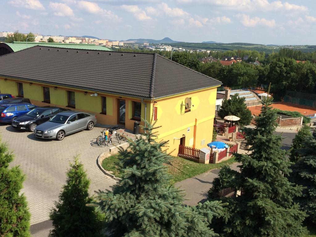 Hotel Pohadka Most Buitenkant foto