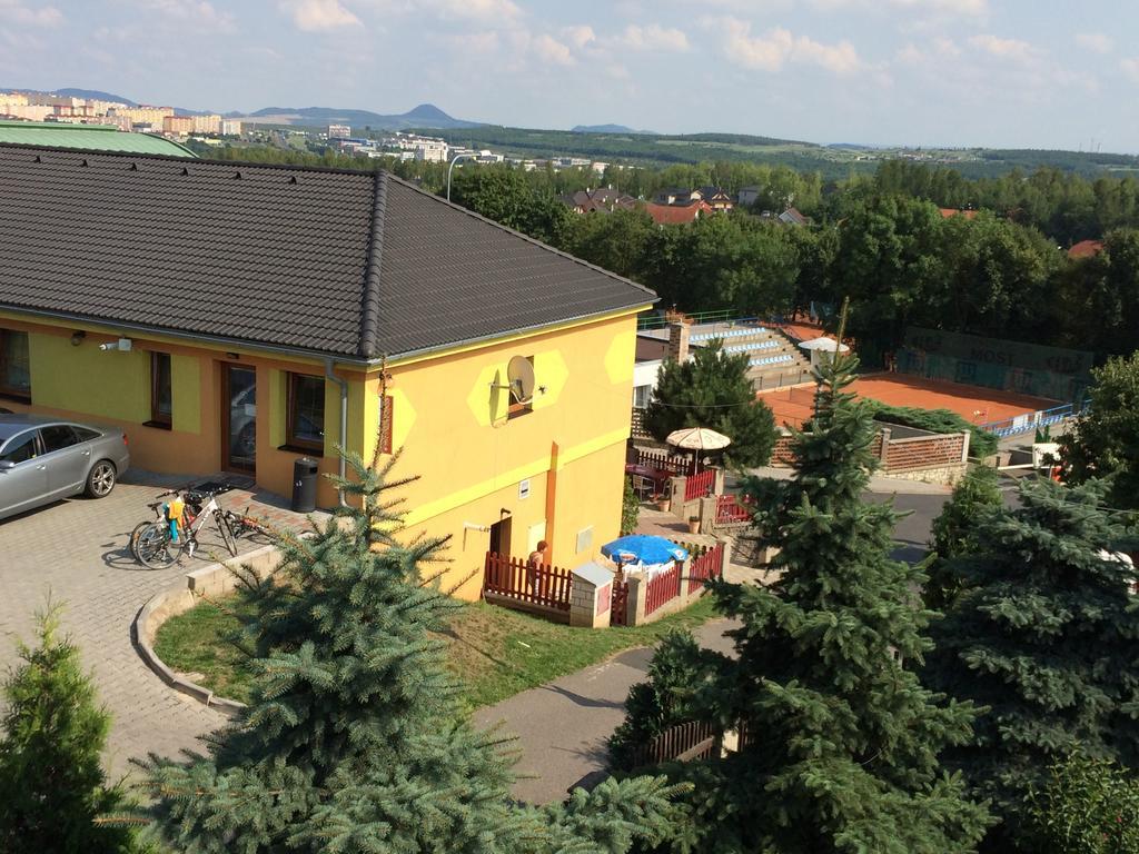 Hotel Pohadka Most Buitenkant foto
