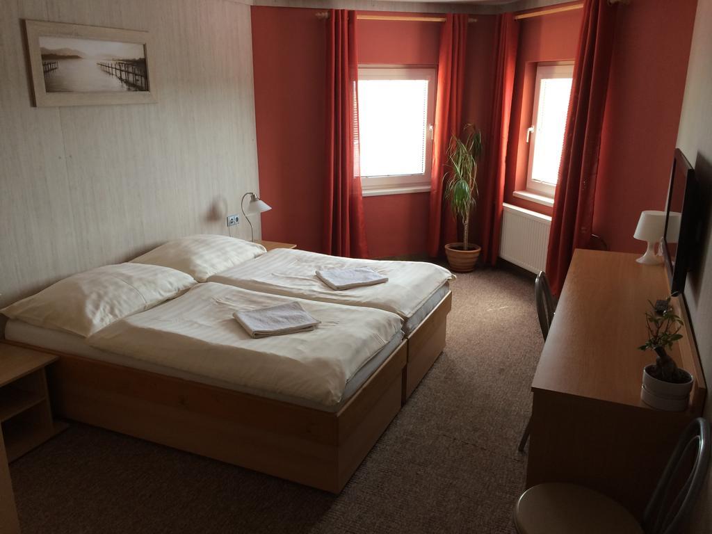 Hotel Pohadka Most Kamer foto